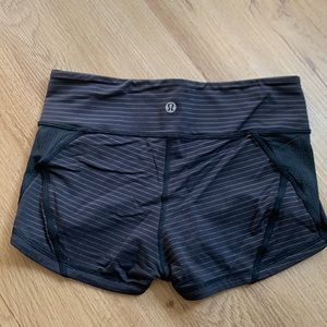 Lululemon shorts size 6